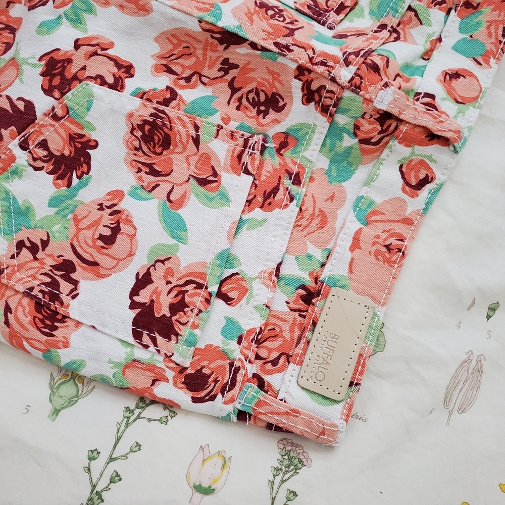 *NWT* Buffalo floral skinny jeans (sz 28)